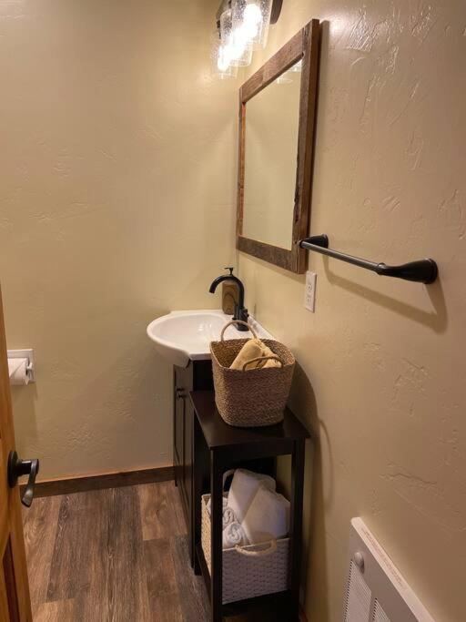 Parkway Yellowstone Guest House Apartment #3 Гардінер Екстер'єр фото
